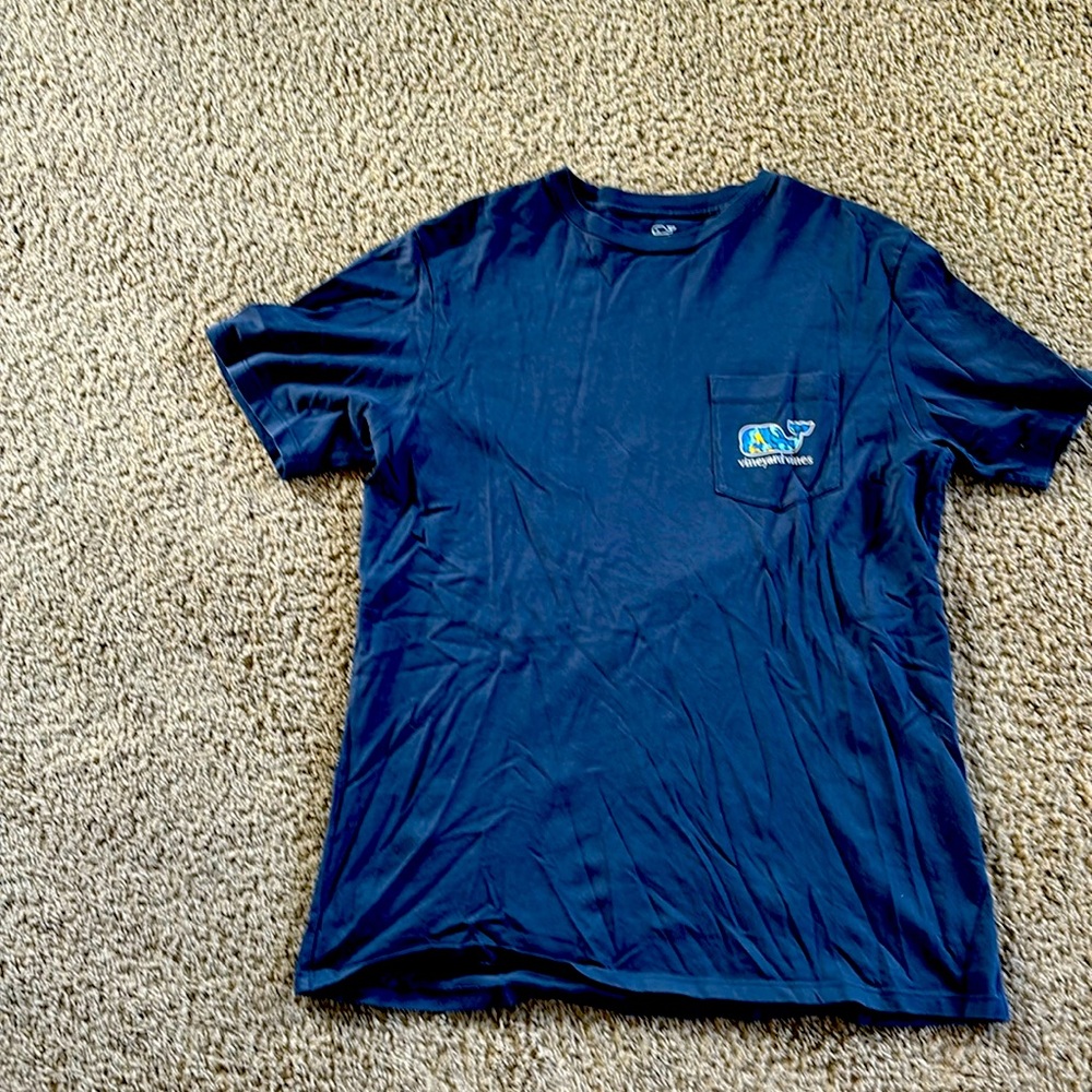 Vineyard Vines size small short sleeve shirt